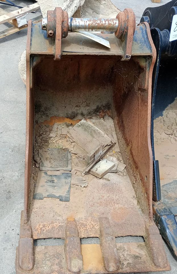 ŁYŻKA KOPIĄCA z lemieszem z zębami 22" CAT - Ковш для экскаватора: фото 3 ŁYŻKA KOPIĄCA z lemieszem z zębami 22" CAT - Ковш для экскаватора: фото 3