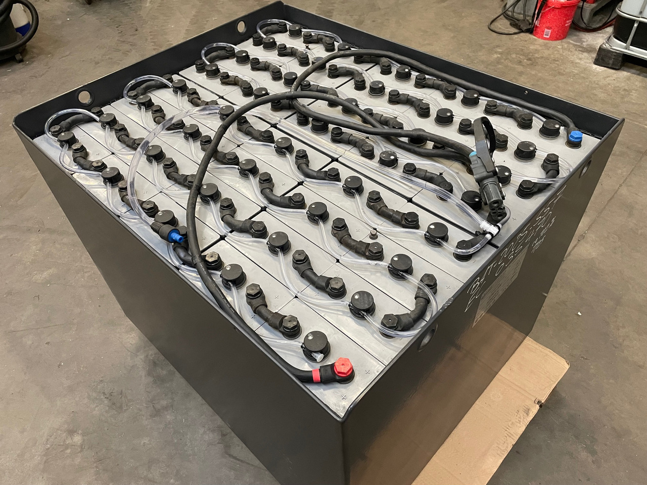 80 Volt I 5 PZS 775 - Аккумулятор для Вилочных погрузчиков: фото 1 80 Volt I 5 PZS 775 - Аккумулятор для Вилочных погрузчиков: фото 1