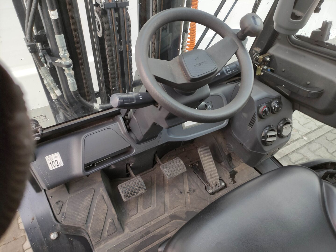 Doosan D35C-9 - Дизельный погрузчик: фото 5 Doosan D35C-9 - Дизельный погрузчик: фото 5