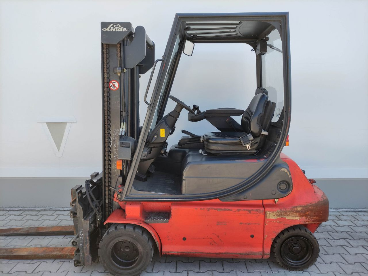 Linde E20P-02-335 - Электропогрузчик: фото 1 Linde E20P-02-335 - Электропогрузчик: фото 1
