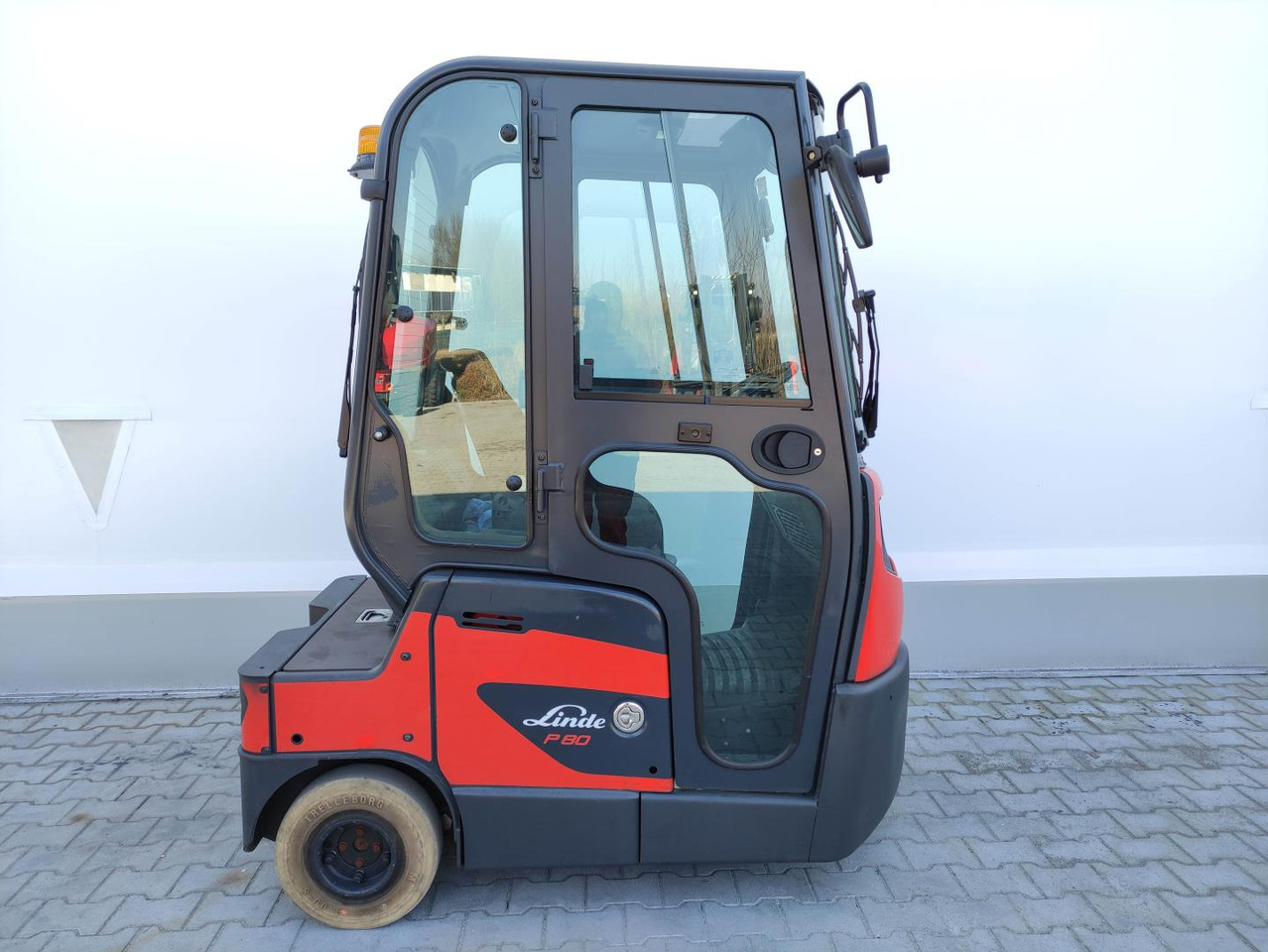Linde P80 - Складской тягач: фото 2 Linde P80 - Складской тягач: фото 2