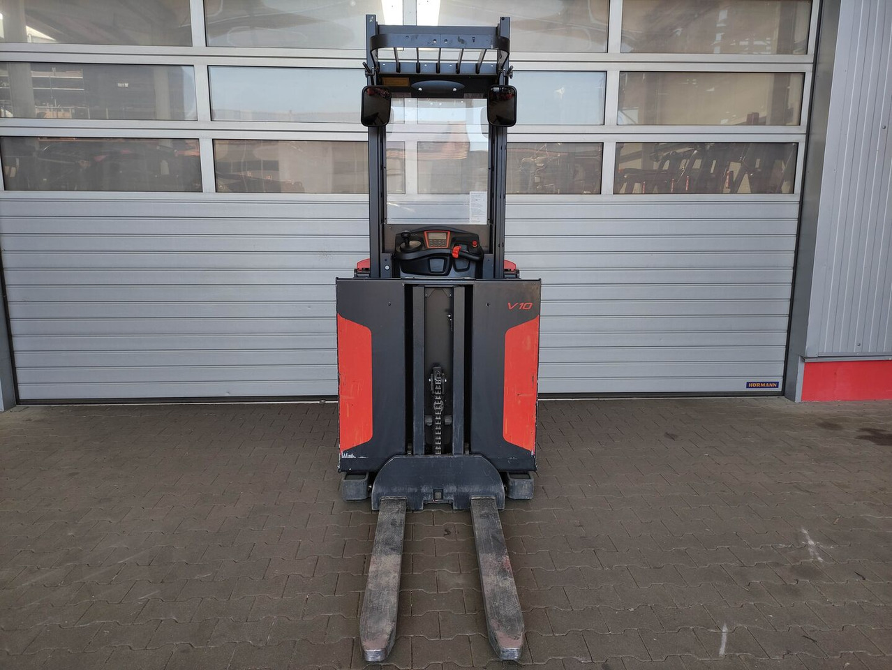 Linde V10-02 - Сборщик заказов: фото 4 Linde V10-02 - Сборщик заказов: фото 4