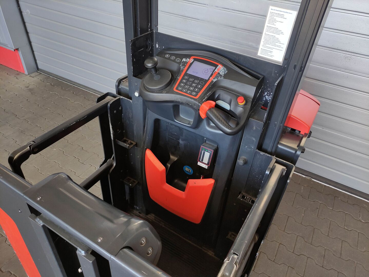 Linde V10-02 - Сборщик заказов: фото 5 Linde V10-02 - Сборщик заказов: фото 5