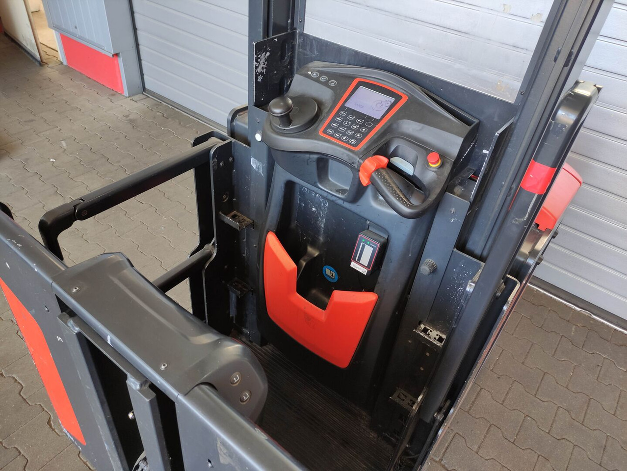 Linde V10-02 - Сборщик заказов: фото 5 Linde V10-02 - Сборщик заказов: фото 5
