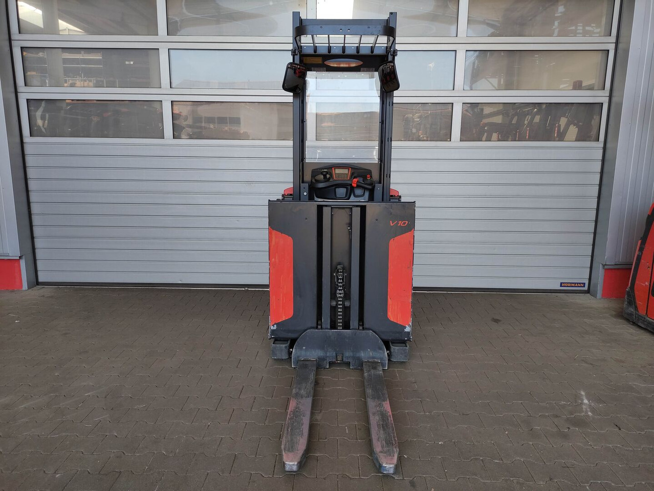 Linde V10-02 - Сборщик заказов: фото 3 Linde V10-02 - Сборщик заказов: фото 3