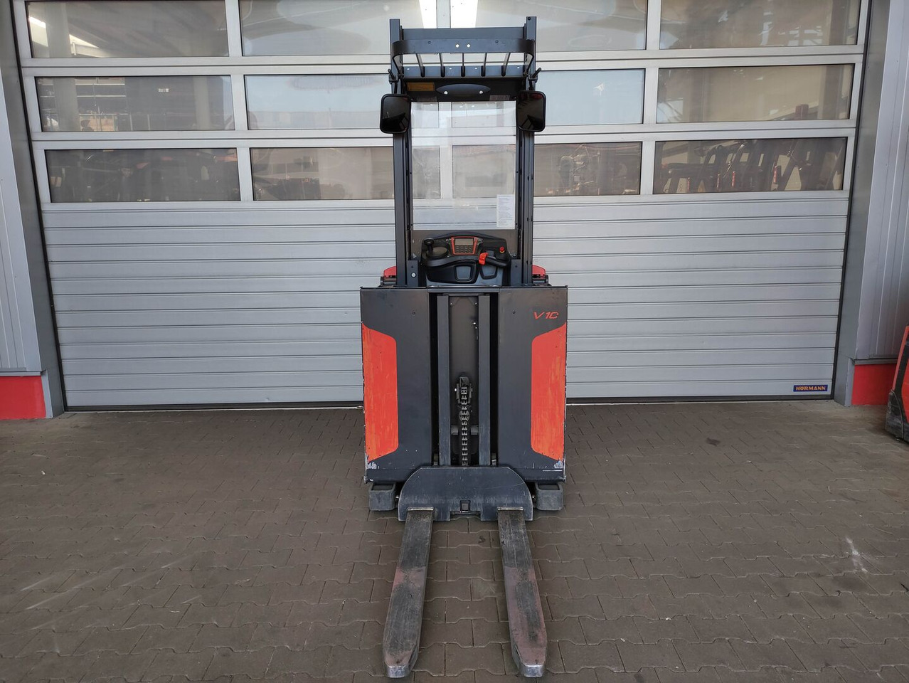 Linde V10-02 - Сборщик заказов: фото 4 Linde V10-02 - Сборщик заказов: фото 4