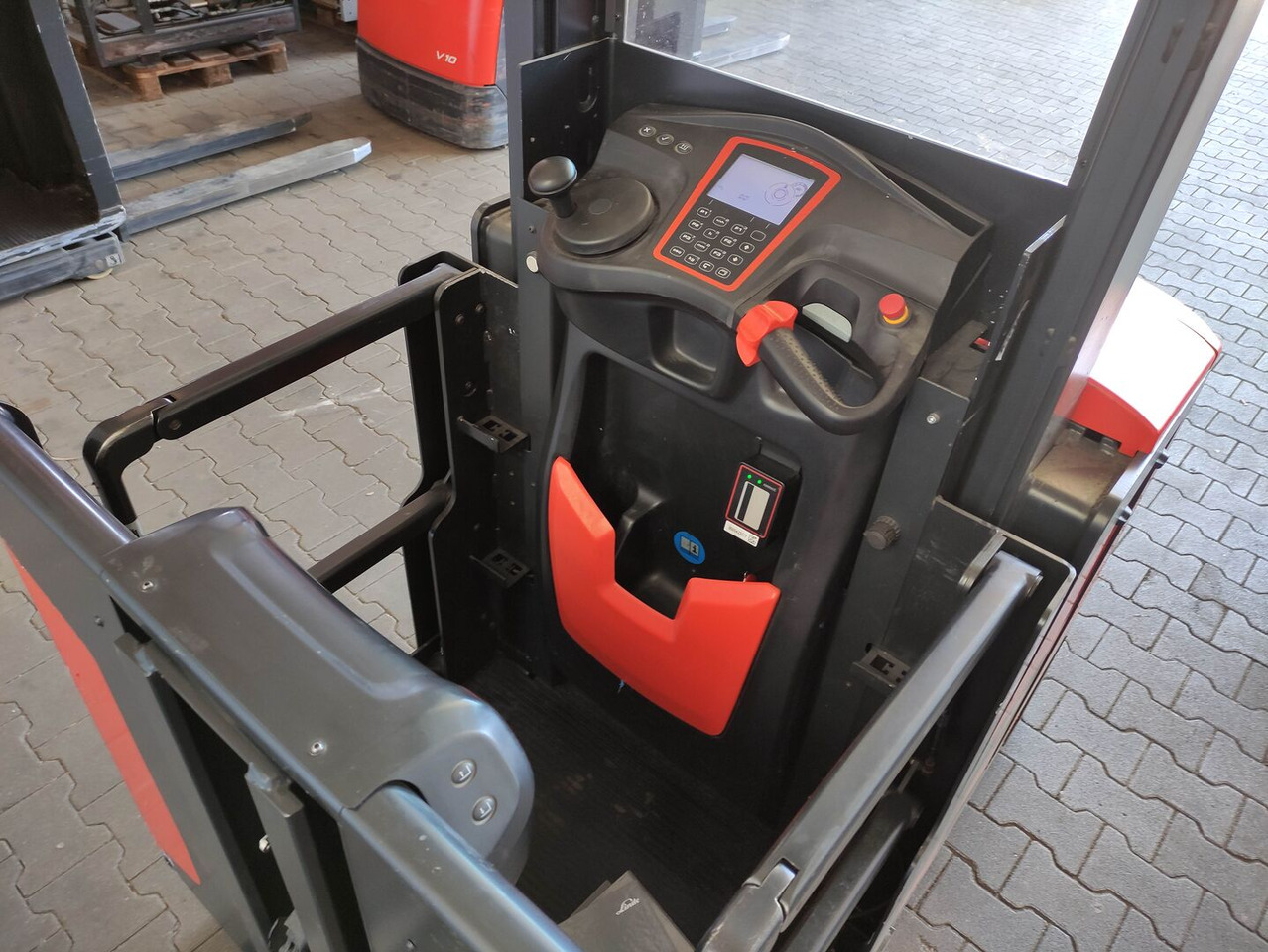 Linde V10-02 - Сборщик заказов: фото 5 Linde V10-02 - Сборщик заказов: фото 5