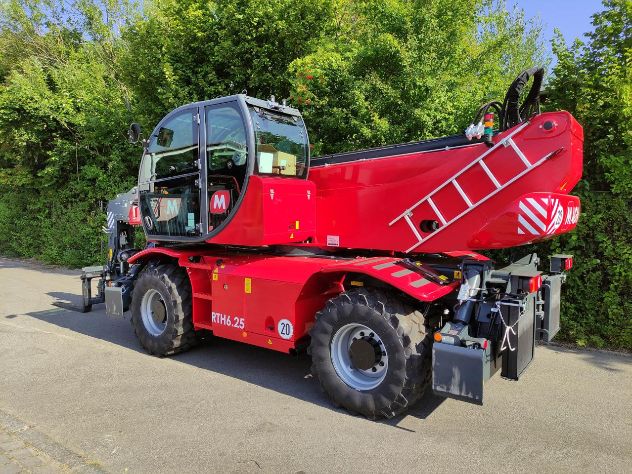 Magni RTH-6.25-360° Rotor - Телескопический погрузчик: фото 3 Magni RTH-6.25-360° Rotor - Телескопический погрузчик: фото 3