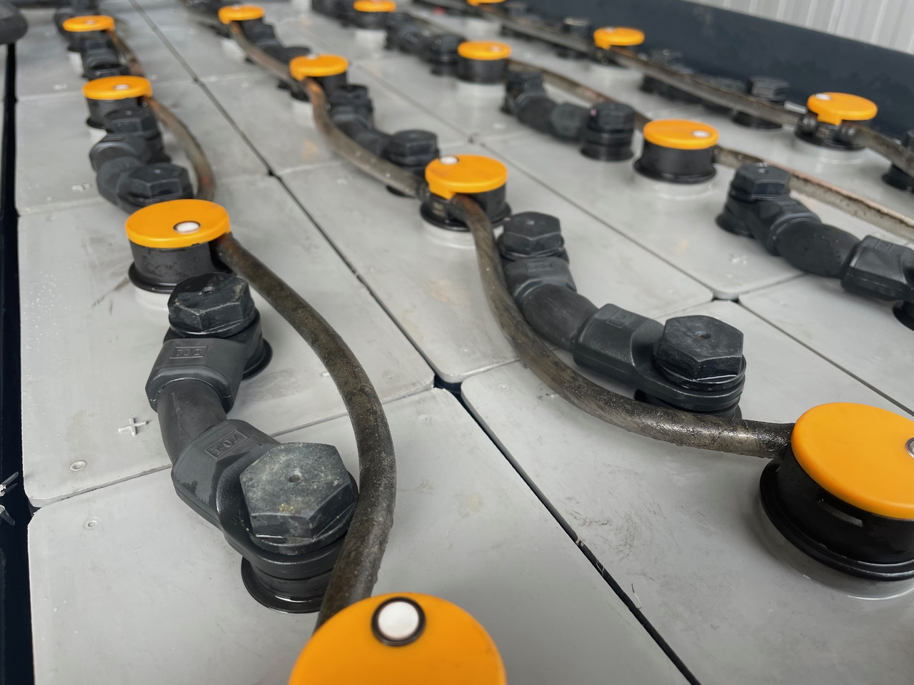 Sunlight 80V 6 PzS 930 - Аккумулятор для Погрузочно-разгрузочной техники: фото 3 Sunlight 80V 6 PzS 930 - Аккумулятор для Погрузочно-разгрузочной техники: фото 3