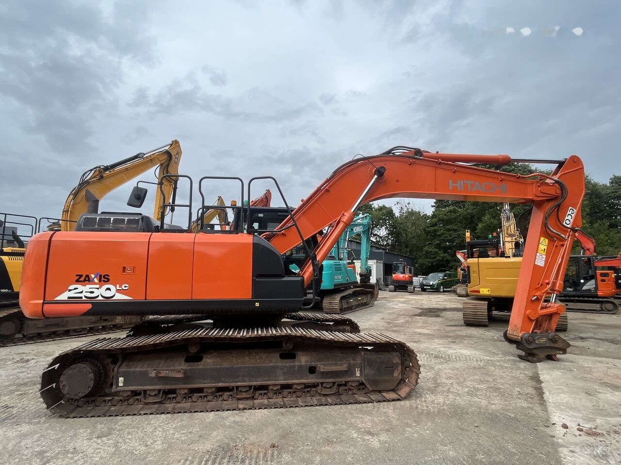 Hitachi ZX250LC-6 - Гусеничный экскаватор: фото 2 Hitachi ZX250LC-6 - Гусеничный экскаватор: фото 2
