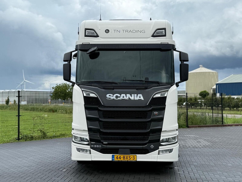 Scania R520A6X2/4NB 6X2/4, LEATHER, RETARDER, 2X TANK, TOP. - Тягач: фото 4 Scania R520A6X2/4NB 6X2/4, LEATHER, RETARDER, 2X TANK, TOP. - Тягач: фото 4