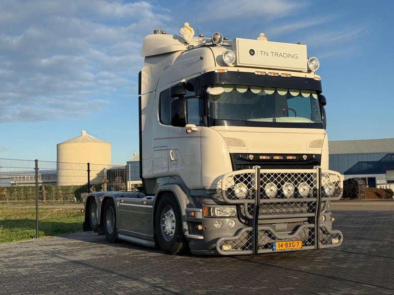 Scania R580 VOLLE SHOWTRUCK, VOLLUCHT, OPEN UITLAAT, INTERIEUR. - Тягач: фото 1 Scania R580 VOLLE SHOWTRUCK, VOLLUCHT, OPEN UITLAAT, INTERIEUR. - Тягач: фото 1