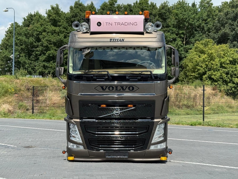Volvo FH 13.500 SHOW TRUCK, FULL AIR, INTERIOR, TOP, HYDRAULIC. - Тягач: фото 2 Volvo FH 13.500 SHOW TRUCK, FULL AIR, INTERIOR, TOP, HYDRAULIC. - Тягач: фото 2