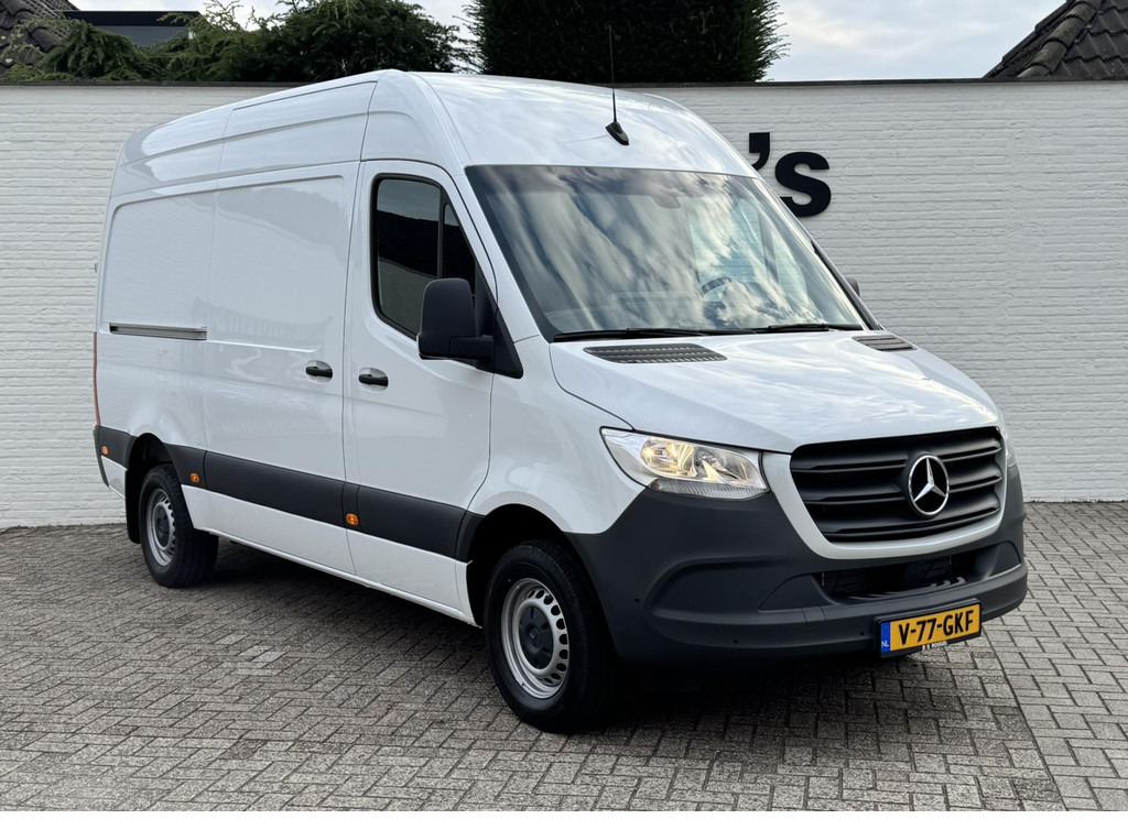 Mercedes-Benz Sprinter-317 1.9 CDI L2 9G laadruimte bekleed Leder Camera Clima M-bux media systeem DAB - Цельнометаллический фургон: фото 5 Mercedes-Benz Sprinter-317 1.9 CDI L2 9G laadruimte bekleed Leder Camera Clima M-bux media systeem DAB - Цельнометаллический фургон: фото 5