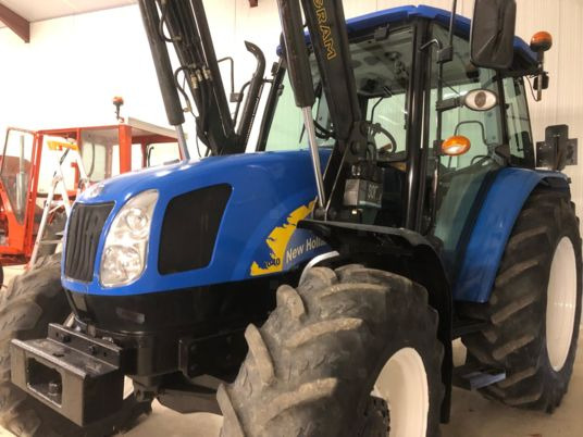 New Holland T5040 TRACTEUR + CHARGEUR - Трактор: фото 1 New Holland T5040 TRACTEUR + CHARGEUR - Трактор: фото 1
