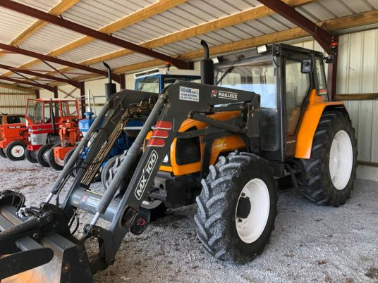 Renault CERES 95 X TRACTEUR + CHARGEUR MX80 - Трактор: фото 2 Renault CERES 95 X TRACTEUR + CHARGEUR MX80 - Трактор: фото 2