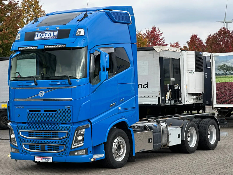 Volvo FH 16.750 6x4 Globe XL Chassis Retarder 3.90 Wb Full Air - Грузовик-шасси: фото 1 Volvo FH 16.750 6x4 Globe XL Chassis Retarder 3.90 Wb Full Air - Грузовик-шасси: фото 1