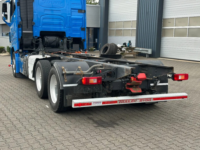 Volvo FH 16.750 6x4 Globe XL Chassis Retarder 3.90 Wb Full Air - Грузовик-шасси: фото 5 Volvo FH 16.750 6x4 Globe XL Chassis Retarder 3.90 Wb Full Air - Грузовик-шасси: фото 5