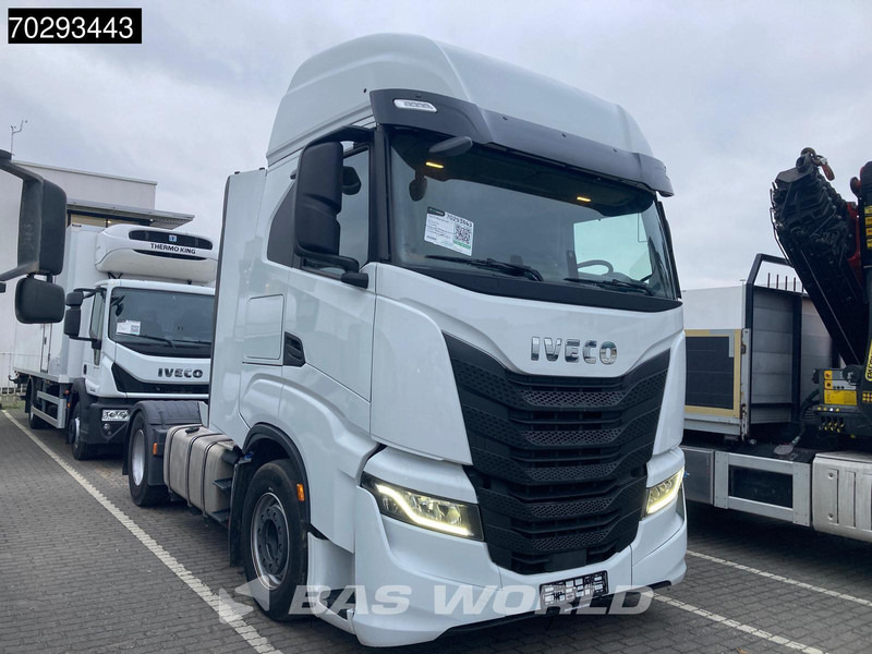 Iveco S-Way 490 4X2 Retarder Standairco 2xTanks ACC LED Navi Euro 6 - Тягач: фото 2 Iveco S-Way 490 4X2 Retarder Standairco 2xTanks ACC LED Navi Euro 6 - Тягач: фото 2