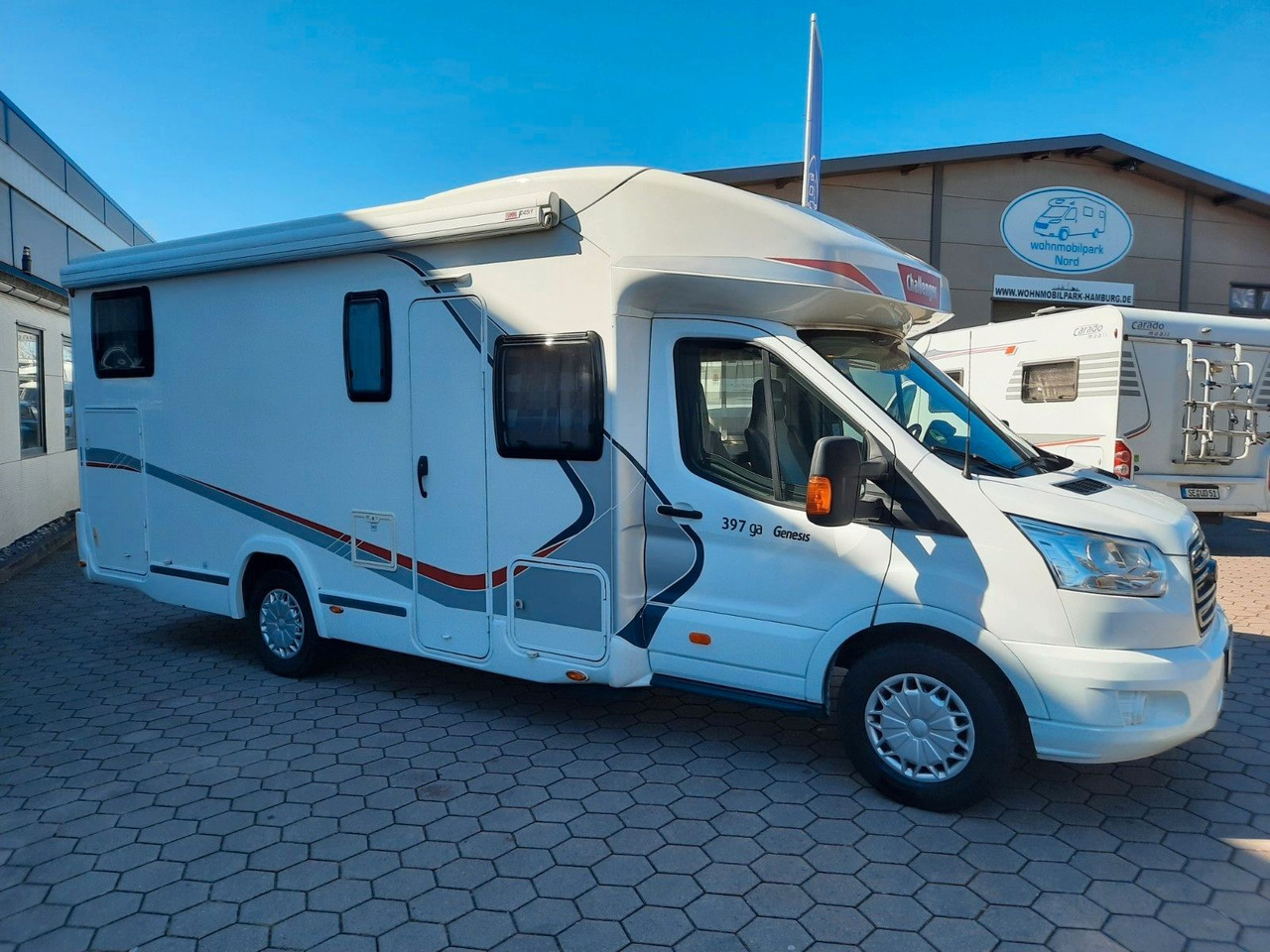 Полуинтегрированный автодом Challenger 397 GA GENESIS - EINZELBETTEN+HUBBETT-GARAGE-TOP: фото 1