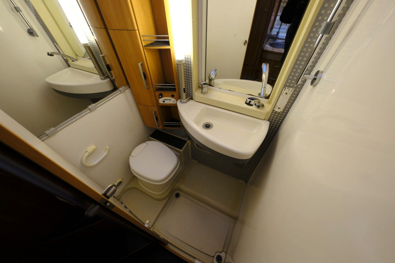 Интегрированный автодом HYMER / ERIBA / HYMERCAR B 504/Festbett+Hubbett/Klima/Solar/DPF-Grün: фото 23