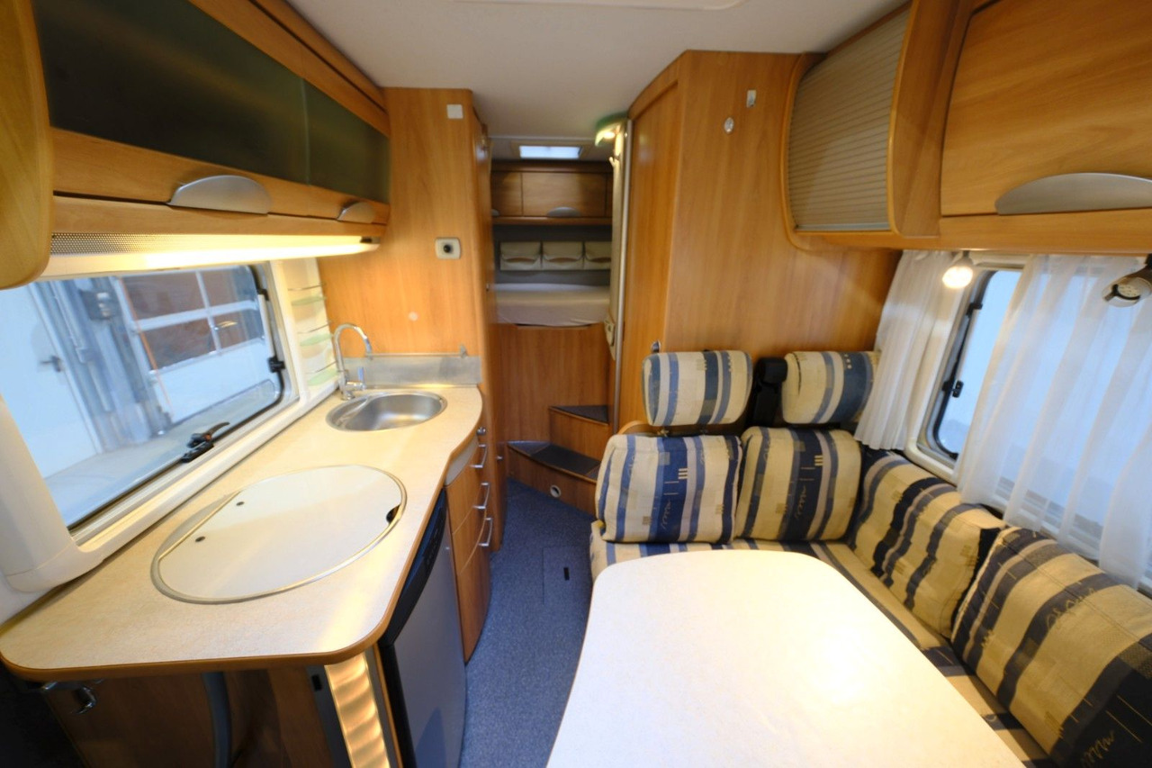Интегрированный автодом HYMER / ERIBA / HYMERCAR B 504/Festbett+Hubbett/Klima/Solar/DPF-Grün: фото 16