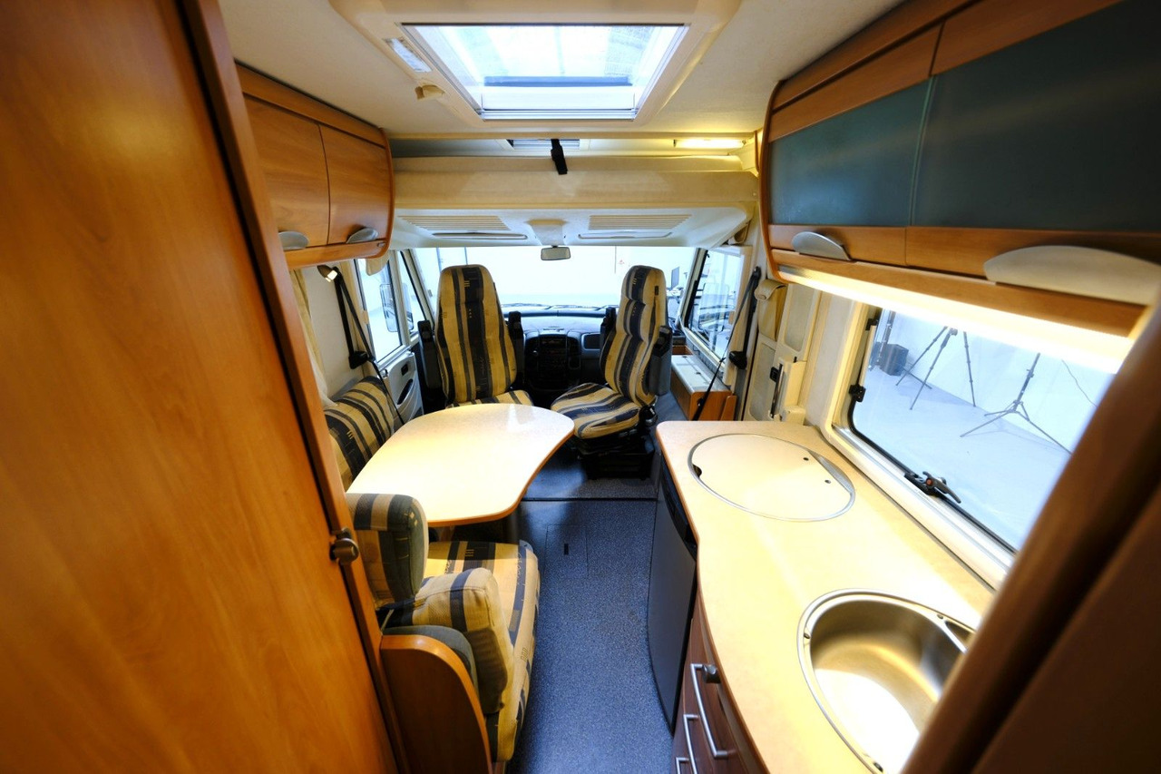 Интегрированный автодом HYMER / ERIBA / HYMERCAR B 504/Festbett+Hubbett/Klima/Solar/DPF-Grün: фото 14