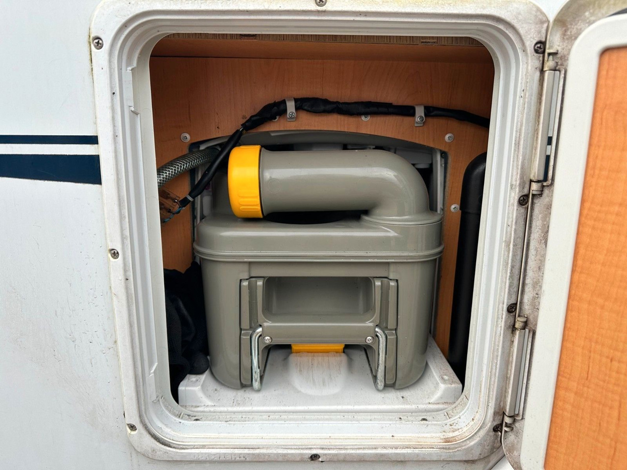 Полуинтегрированный автодом HYMER / ERIBA / HYMERCAR TRAMP T 572 CL/Festbett/Klima/Markise HYMER / ERIBA / HYMERCAR TRAMP T 572 CL/Festbett/Klima/Markise: фото 12