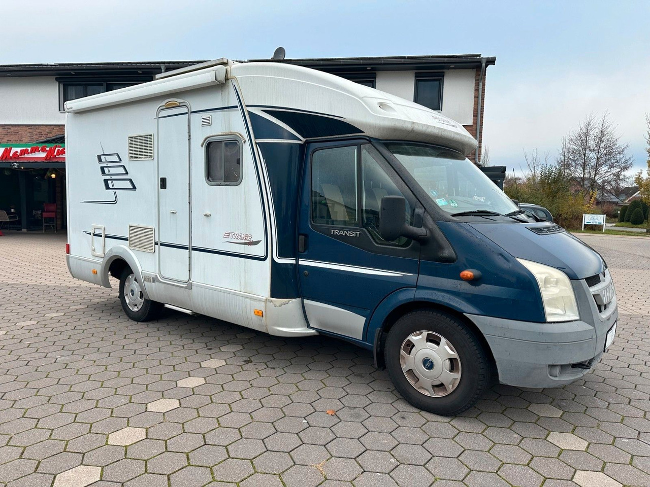 HYMER / ERIBA / HYMERCAR TRAMP T 572 CL/Festbett/Klima/Markise HYMER / ERIBA / HYMERCAR TRAMP T 572 CL/Festbett/Klima/Markise - Полуинтегрированный автодом: фото 2 HYMER / ERIBA / HYMERCAR TRAMP T 572 CL/Festbett/Klima/Markise HYMER / ERIBA / HYMERCAR TRAMP T 572 CL/Festbett/Klima/Markise - Полуинтегрированный автодом: фото 2