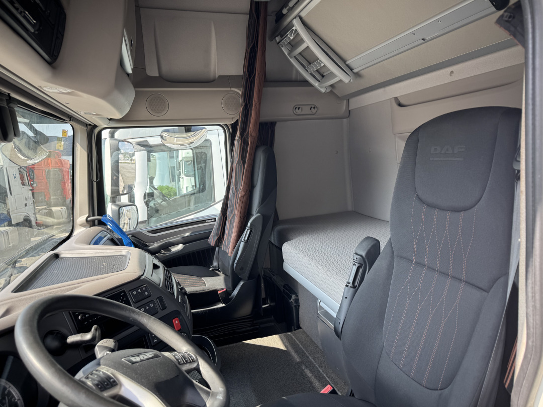 DAF XF 530 Super Space Cab - Тягач: фото 4 DAF XF 530 Super Space Cab - Тягач: фото 4