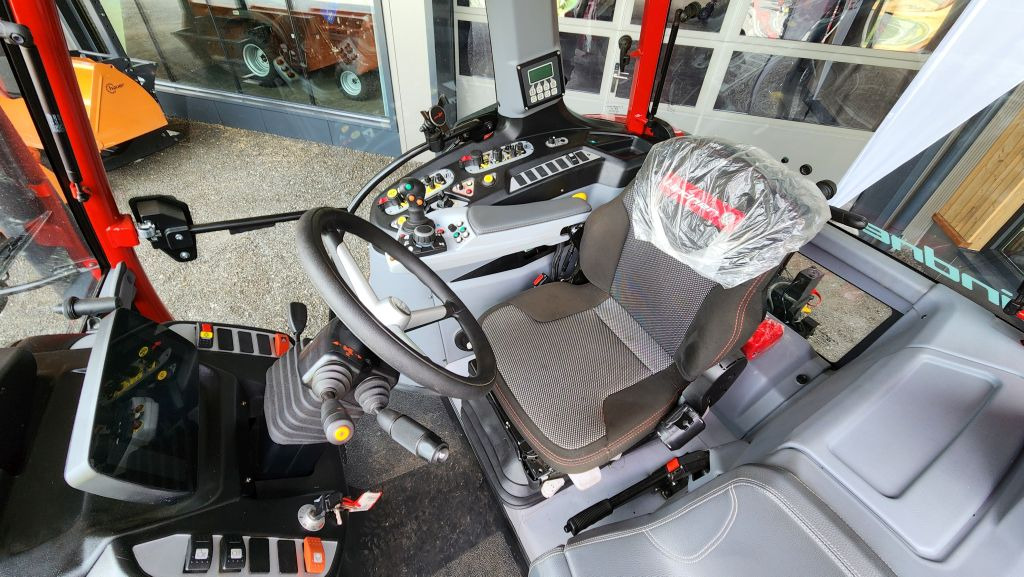 Lindner Lintrac 100 (15957) - Трактор: фото 2 Lindner Lintrac 100 (15957) - Трактор: фото 2