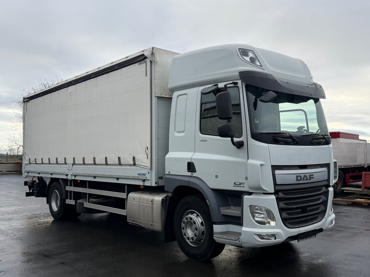 DAF CF 400FA Pritsche/Plane, Edscha, Retarder, Lbw - Тентованный грузовик: фото 1 DAF CF 400FA Pritsche/Plane, Edscha, Retarder, Lbw - Тентованный грузовик: фото 1