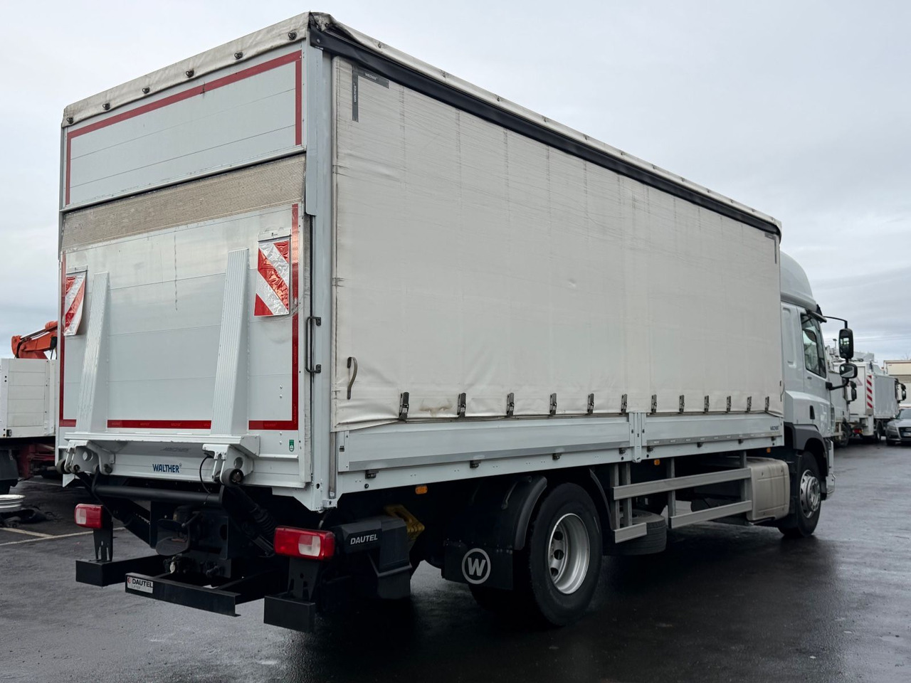 DAF CF 400FA Pritsche/Plane, Edscha, Retarder, Lbw - Тентованный грузовик: фото 4 DAF CF 400FA Pritsche/Plane, Edscha, Retarder, Lbw - Тентованный грузовик: фото 4