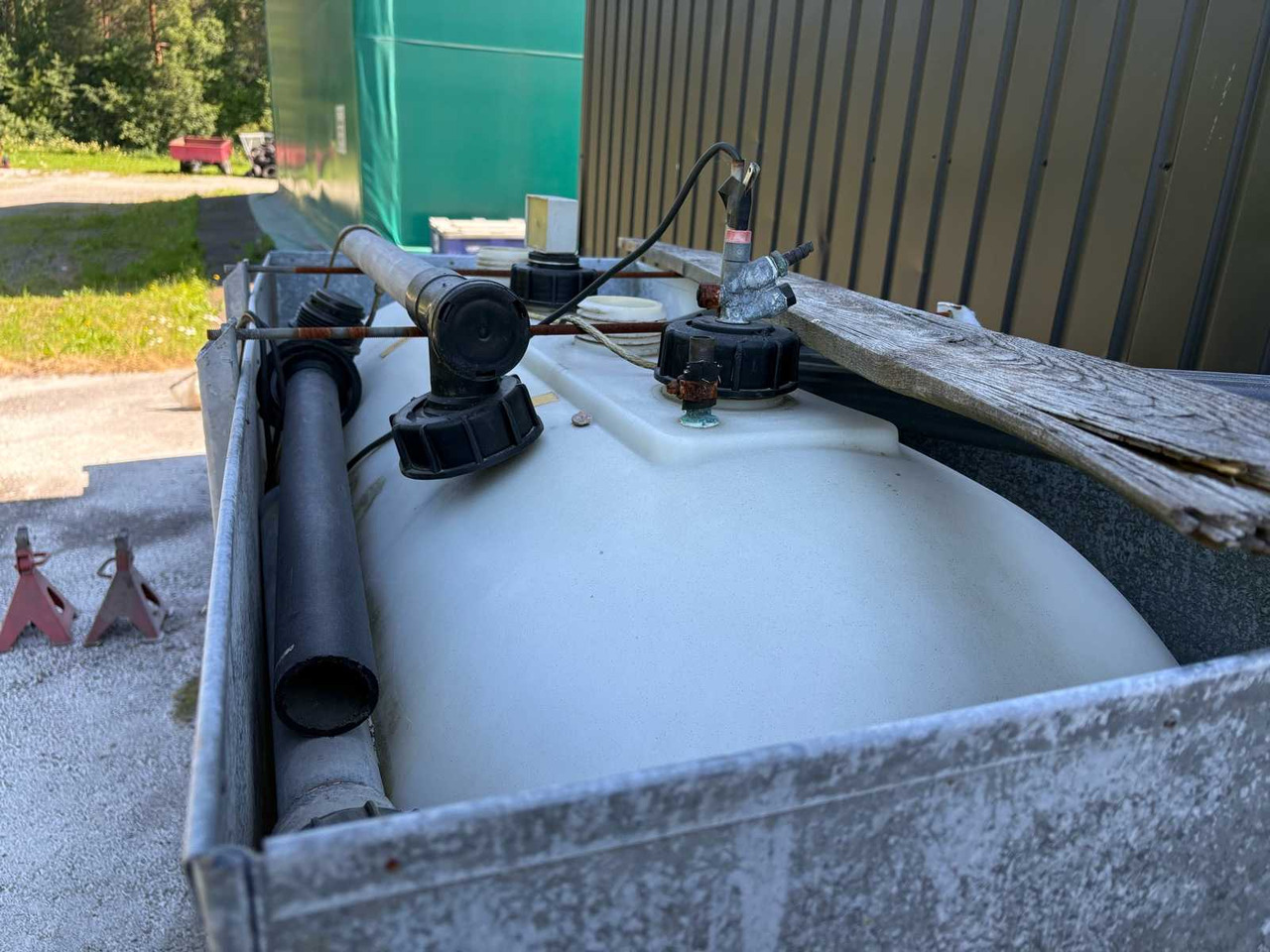 Solvent tank with safety cage - Резервуар для хранения: фото 1 Solvent tank with safety cage - Резервуар для хранения: фото 1