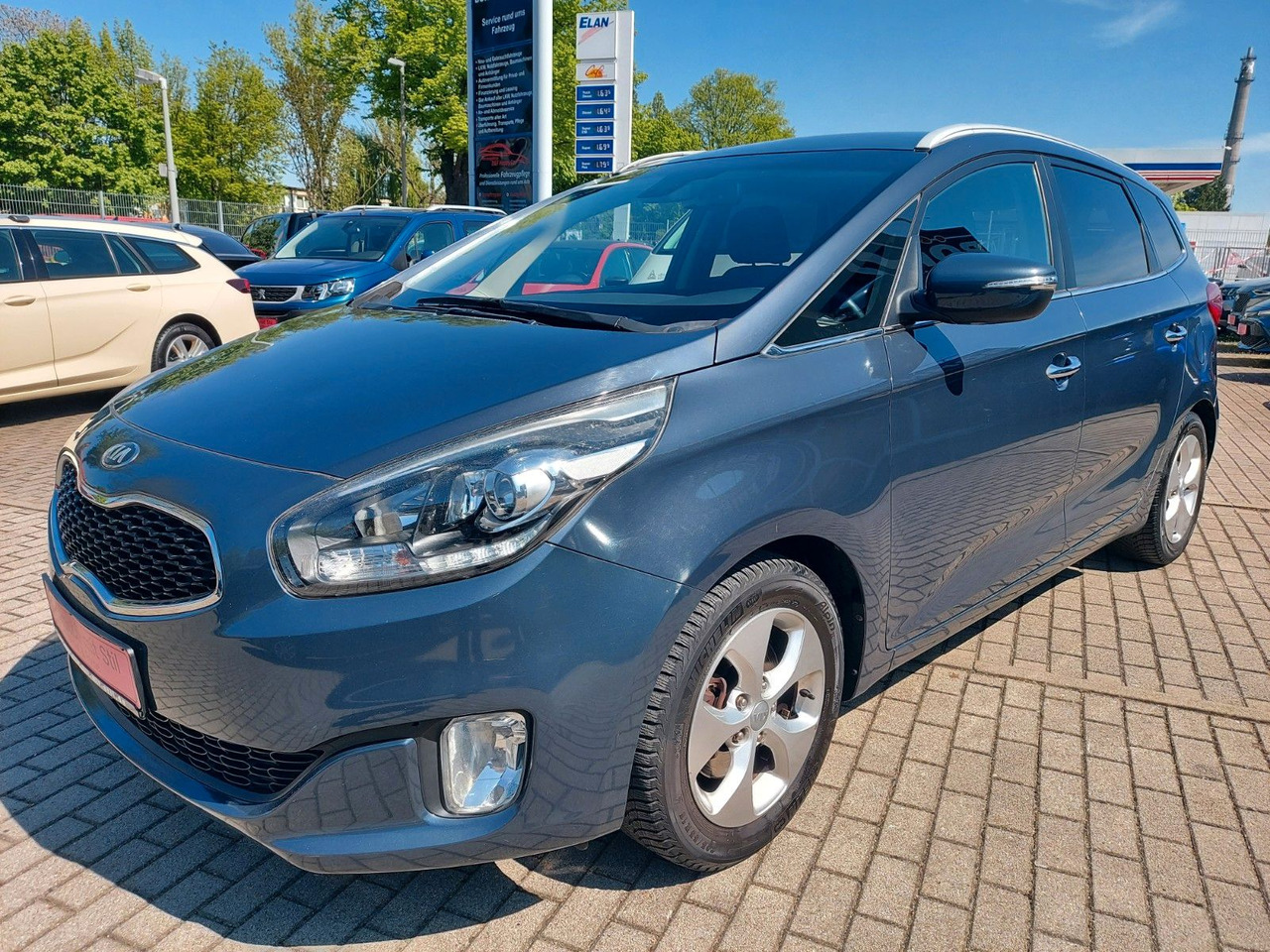 Kia Carens Spirit 7 Sitze Kamera Klima Navi Tempo - Внедорожник: фото 4 Kia Carens Spirit 7 Sitze Kamera Klima Navi Tempo - Внедорожник: фото 4