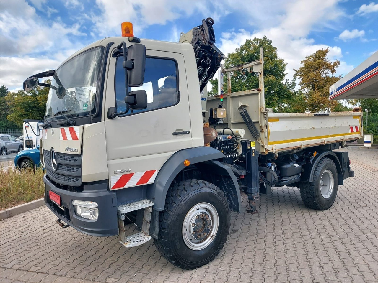 Mercedes-Benz Atego / 1324 MEILLER 4X4 KRAN ATLAS 116.3 Kipper - Самосвал, Автоманипулятор: фото 1 Mercedes-Benz Atego / 1324 MEILLER 4X4 KRAN ATLAS 116.3 Kipper - Самосвал, Автоманипулятор: фото 1