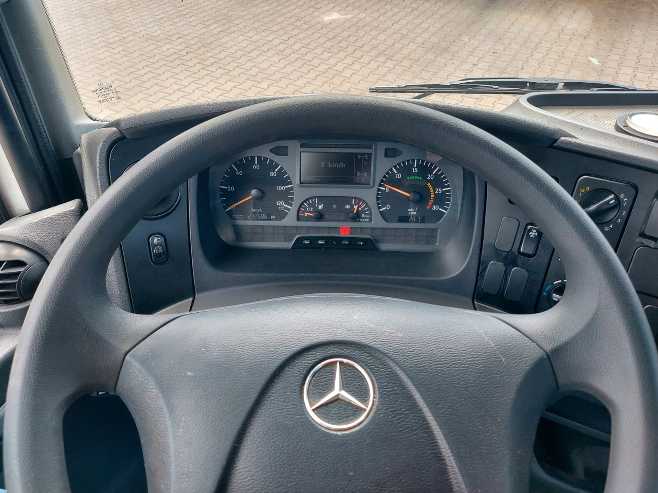 Грузовик с подъемником Mercedes-Benz Atego 2 4-Zyl. 4x2  RUTHMANN T270  27 METER: фото 15