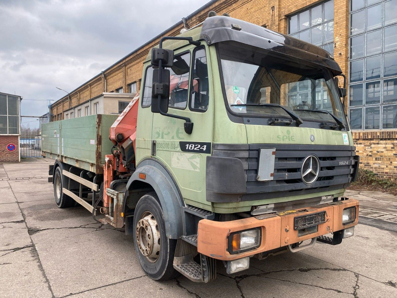 Mercedes-Benz SK 1824 Pritsche Atlas 125.1 Kran Klima Tempomat - Грузовик бортовой/ Платформа, Автоманипулятор: фото 5 Mercedes-Benz SK 1824 Pritsche Atlas 125.1 Kran Klima Tempomat - Грузовик бортовой/ Платформа, Автоманипулятор: фото 5
