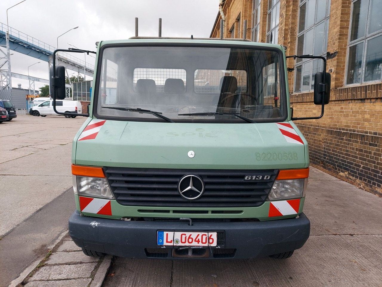 Mercedes-Benz Vario 613D Pritsche lang extralang - Малотоннажный бортовой грузовик: фото 3 Mercedes-Benz Vario 613D Pritsche lang extralang - Малотоннажный бортовой грузовик: фото 3