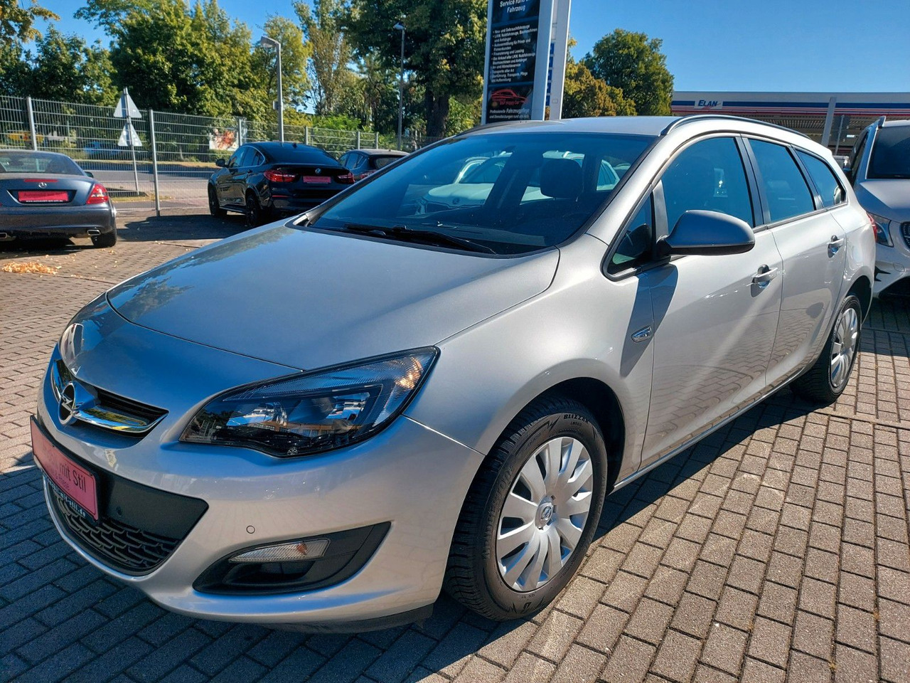 Opel Astra J Sports Tourer Navi Klima Sitzheizung - Универсал: фото 3 Opel Astra J Sports Tourer Navi Klima Sitzheizung - Универсал: фото 3