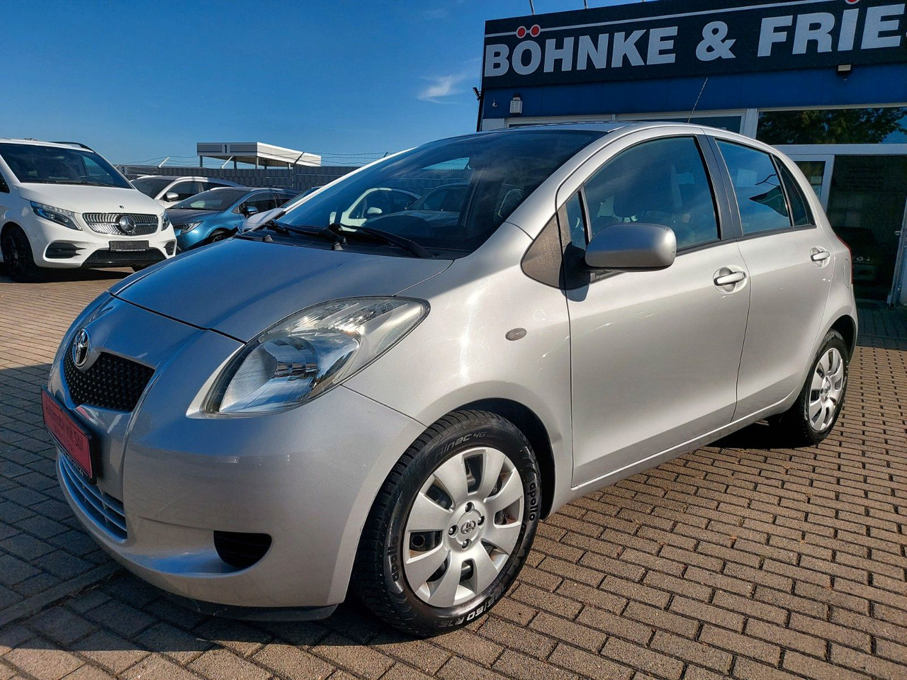 Toyota Yaris Sol Klima - Легковой автомобиль: фото 2 Toyota Yaris Sol Klima - Легковой автомобиль: фото 2