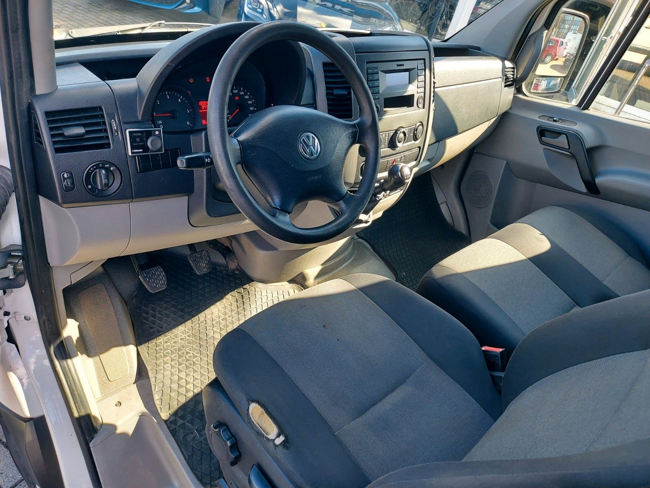 Volkswagen Crafter Kasten 35 mittel L2H2 Hochdach Klima лизинг Volkswagen Crafter Kasten 35 mittel L2H2 Hochdach Klima: фото 13 Volkswagen Crafter Kasten 35 mittel L2H2 Hochdach Klima лизинг Volkswagen Crafter Kasten 35 mittel L2H2 Hochdach Klima: фото 13