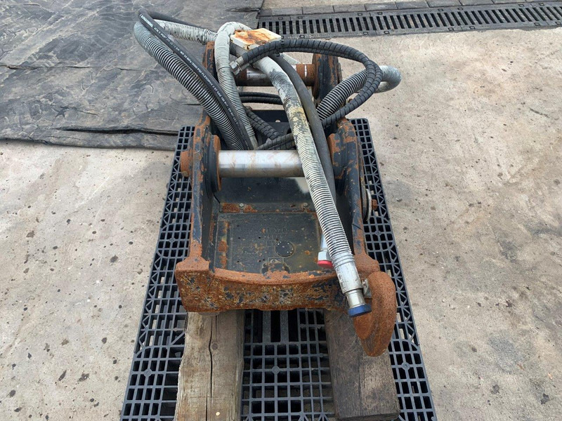 Oil Quick OQ 70 - Сцепное устройство: фото 3 Oil Quick OQ 70 - Сцепное устройство: фото 3