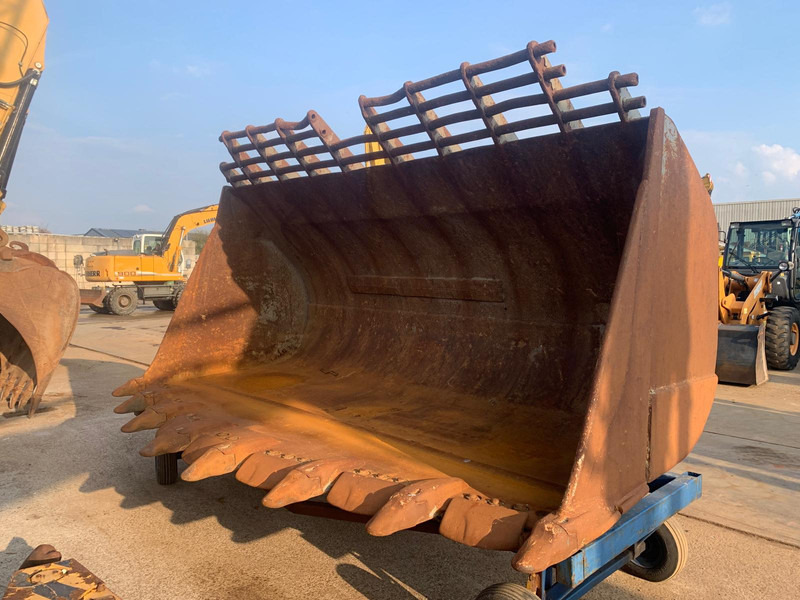 Volvo L350 F - Ковш: фото 1 Volvo L350 F - Ковш: фото 1