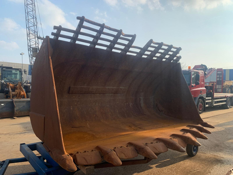 Volvo L350 F - Ковш: фото 2 Volvo L350 F - Ковш: фото 2