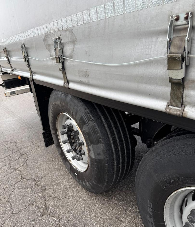 Тентованный полуприцеп Semirimorchio: фото 7 Тентованный полуприцеп Semirimorchio: фото 7