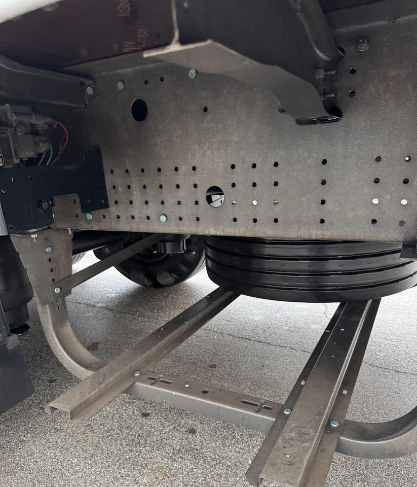 Тентованный полуприцеп Semirimorchio: фото 11 Тентованный полуприцеп Semirimorchio: фото 11