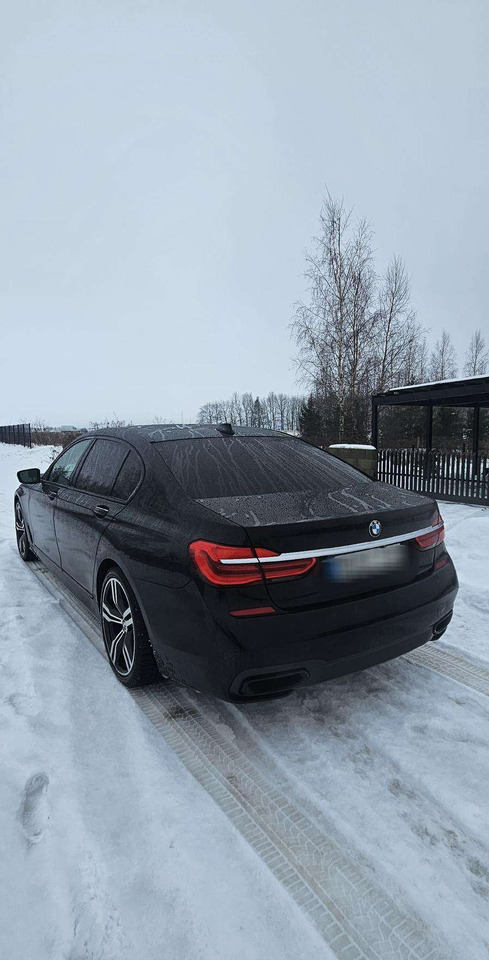 BMW 750 - Седан: фото 3 BMW 750 - Седан: фото 3