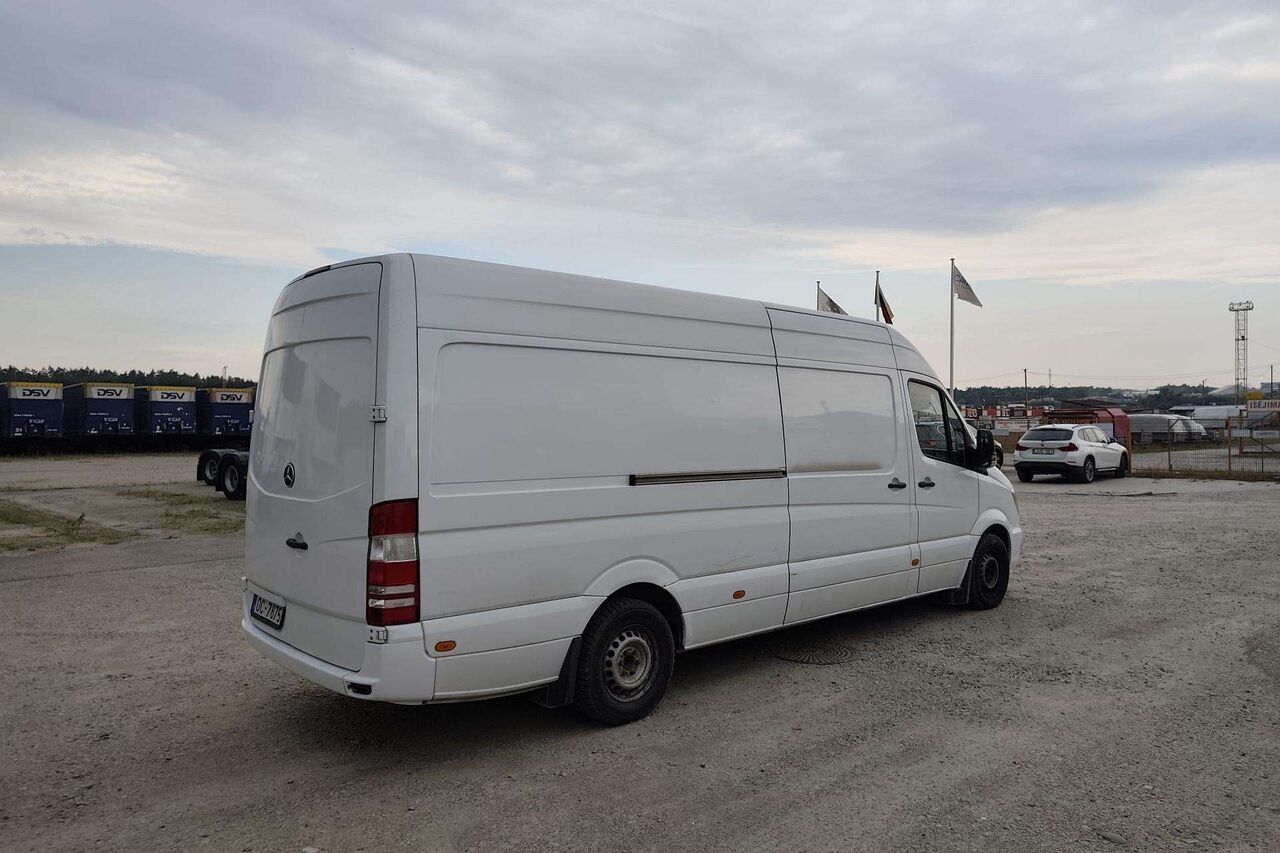 Mercedes-Benz Sprinter - Цельнометаллический фургон: фото 3 Mercedes-Benz Sprinter - Цельнометаллический фургон: фото 3