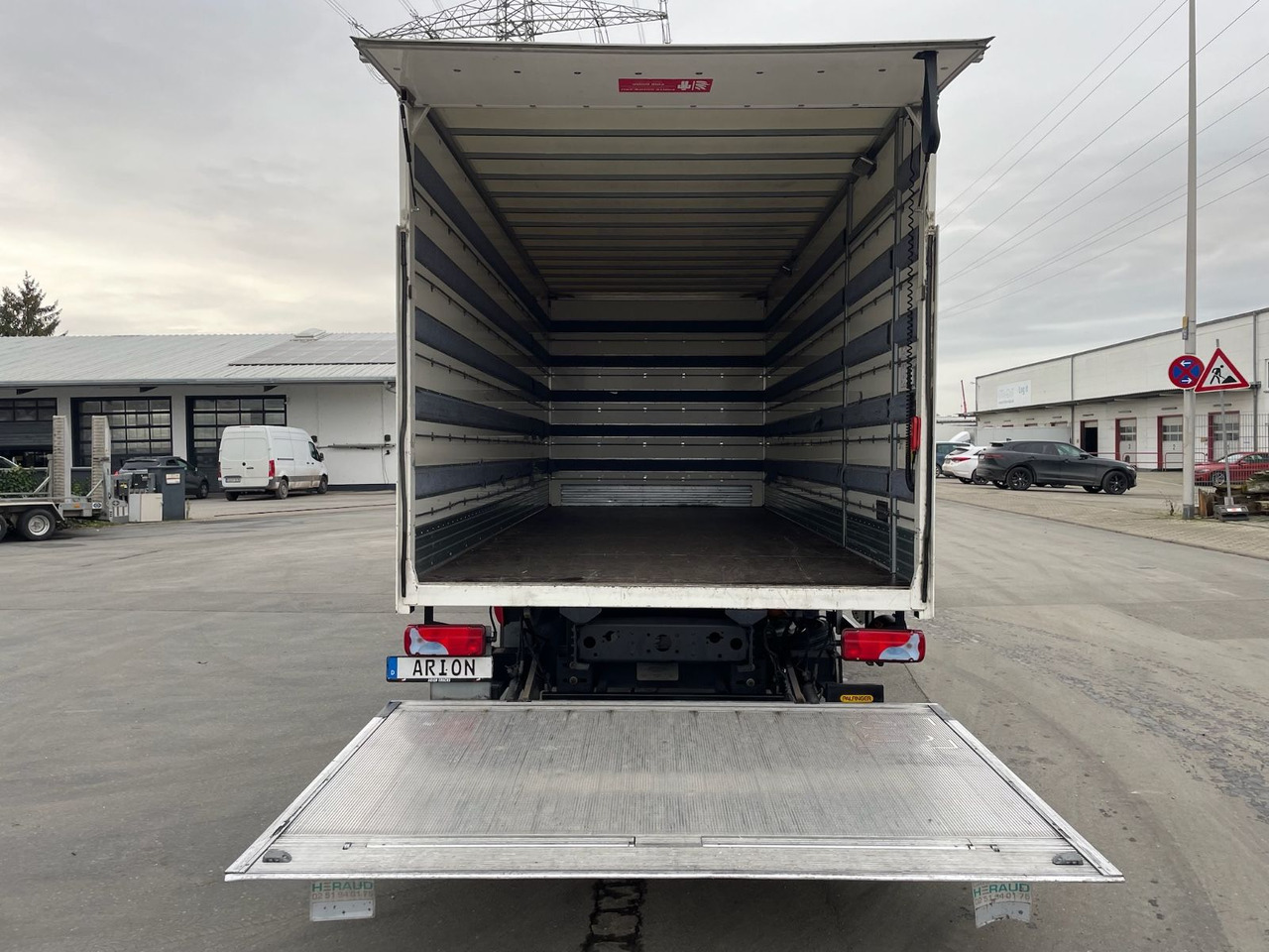 Малотоннажный фургон MAN TGL 8.190 4x2 BL Koffer/LBW/PALFINGER/AC/EU6d: фото 7 Малотоннажный фургон MAN TGL 8.190 4x2 BL Koffer/LBW/PALFINGER/AC/EU6d: фото 7